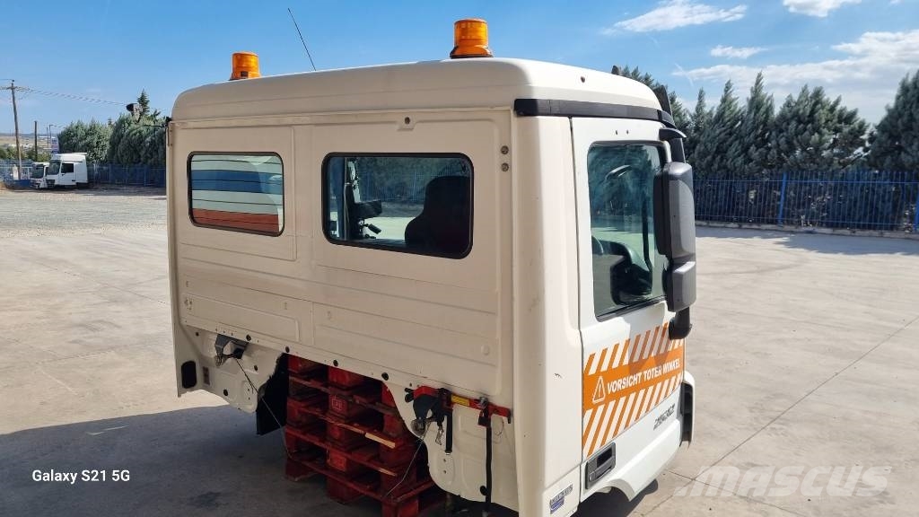 Mercedes-Benz CABIN MP3 SORT EURO5 RIGHT HAND Kabinler