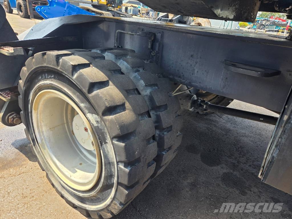 Fuchs MHL 360 D مناولات المخلفات / مناولات صناعية