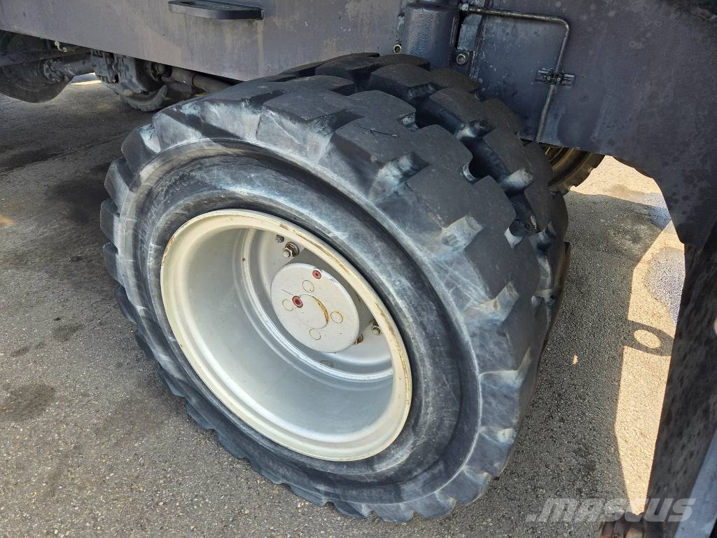 Fuchs MHL 360 D مناولات المخلفات / مناولات صناعية