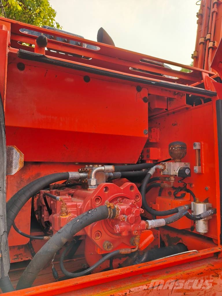 Doosan DH 220 LC-7 履带挖掘机