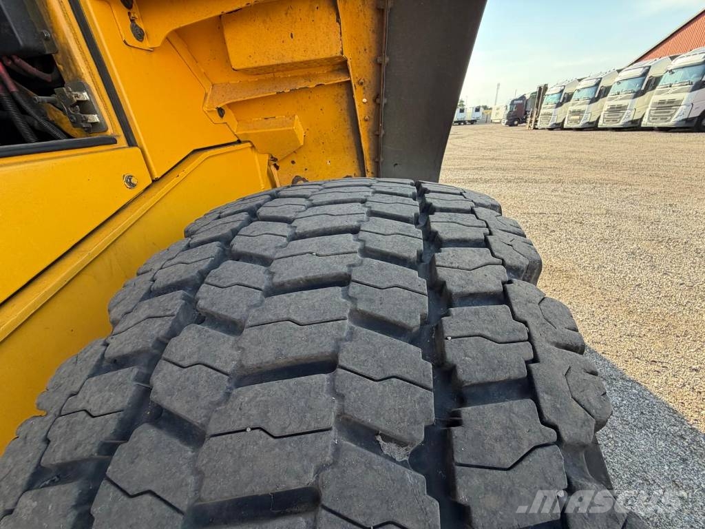 Volvo L110E لوادر بعجل