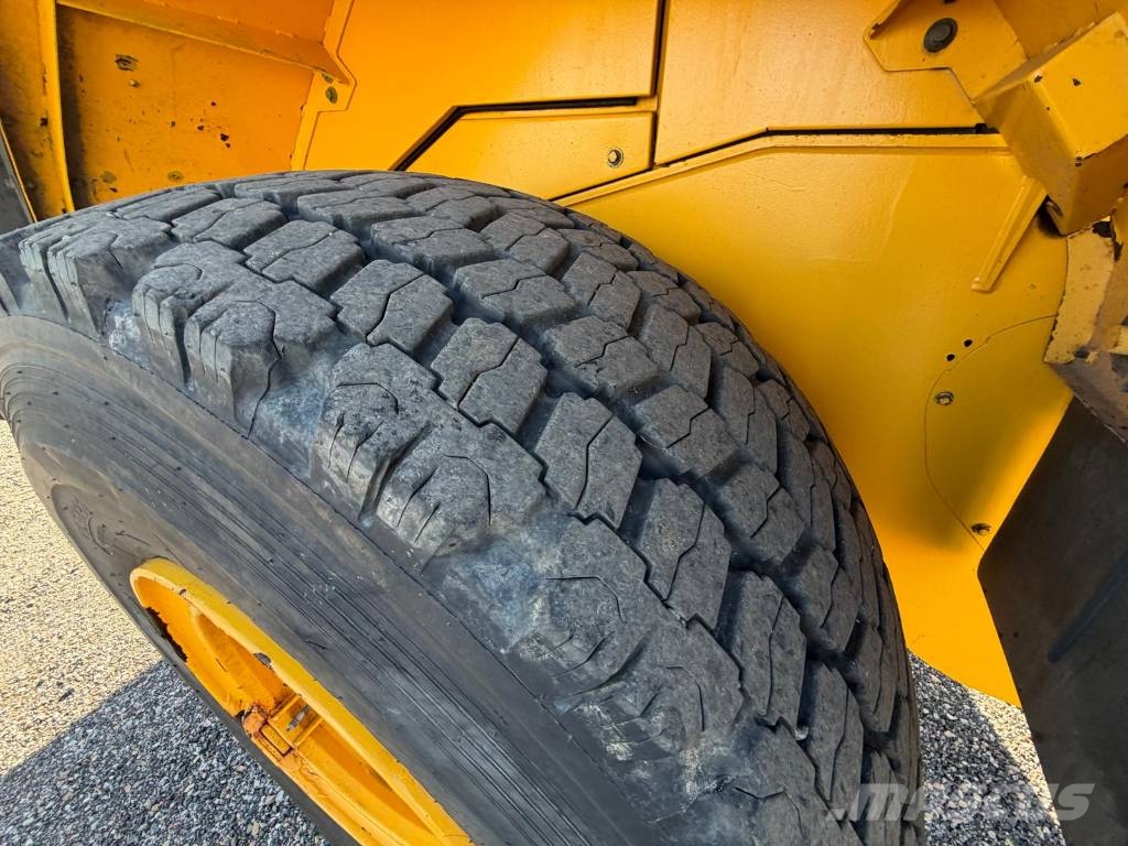 Volvo L110E لوادر بعجل