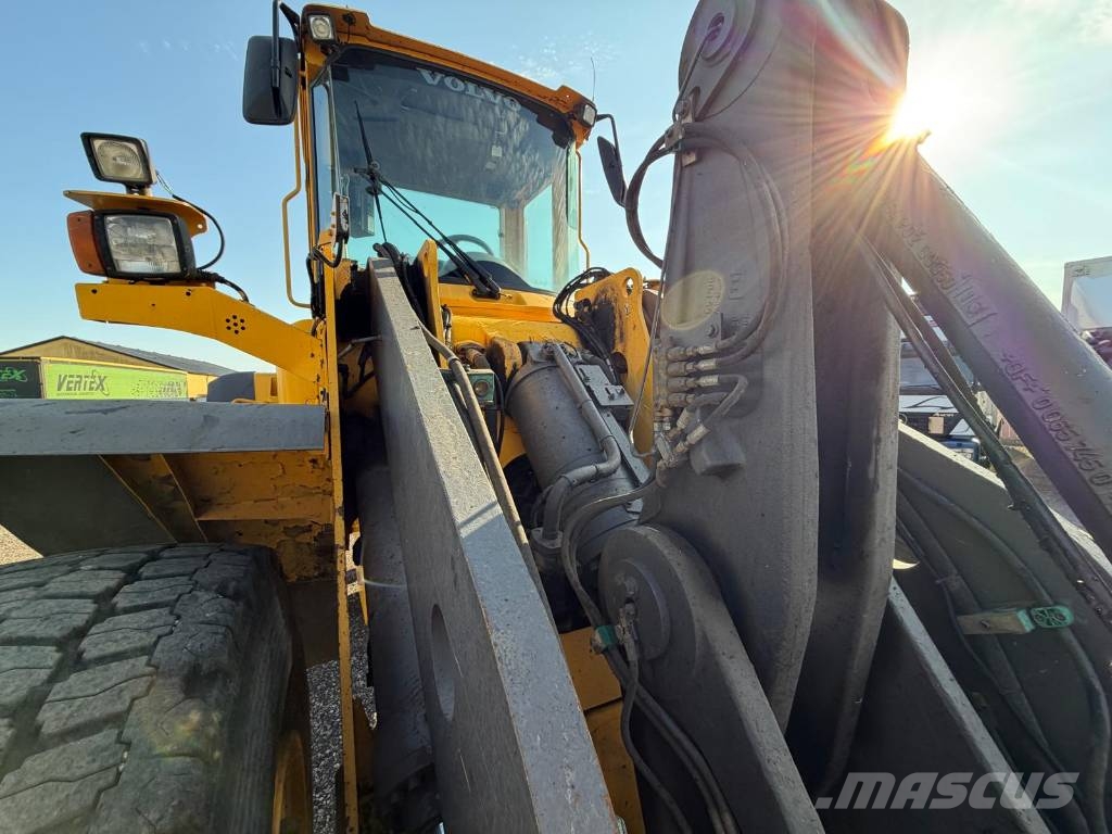 Volvo L110E لوادر بعجل