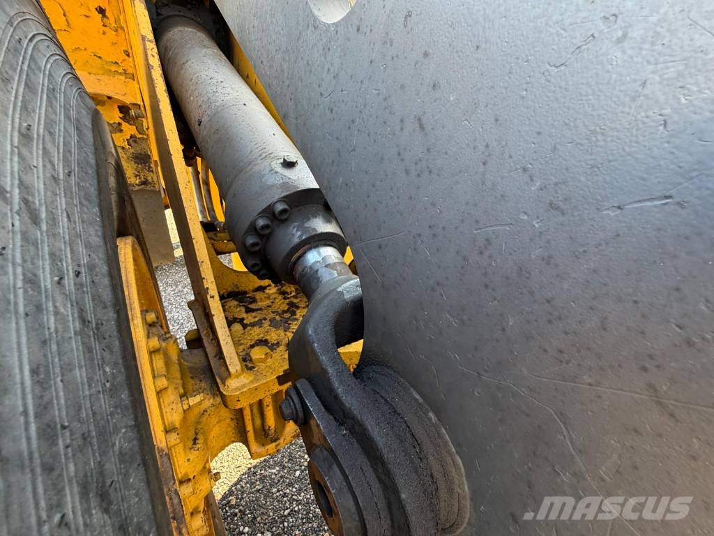 Volvo L110E لوادر بعجل