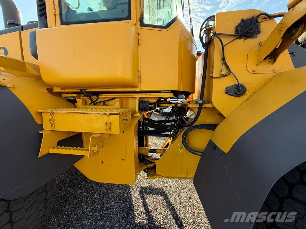 Volvo L110E لوادر بعجل