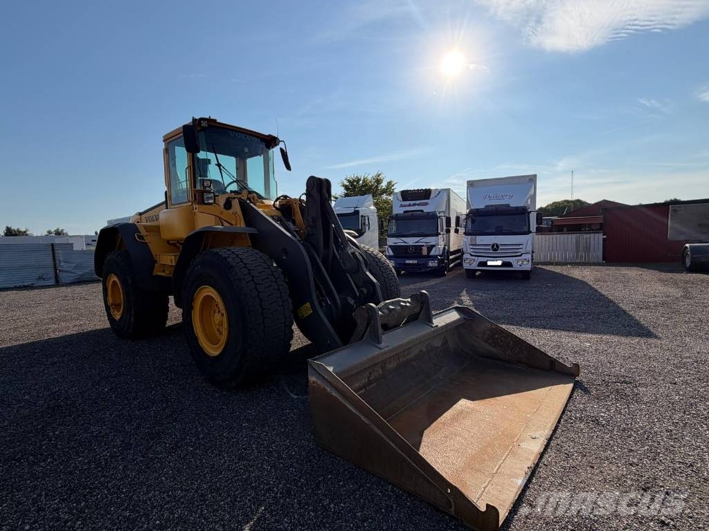 Volvo L110E لوادر بعجل