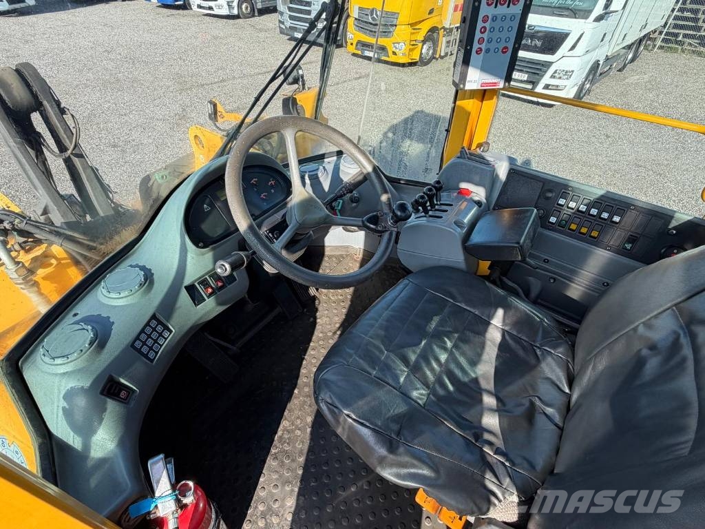 Volvo L110E لوادر بعجل