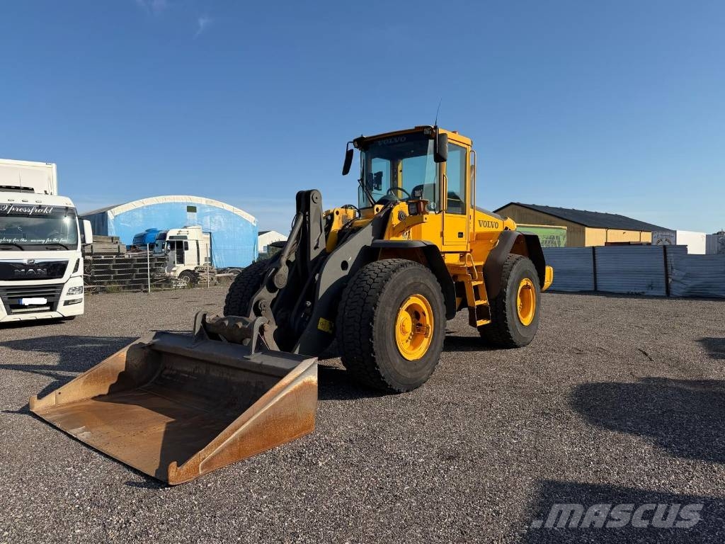 Volvo L110E لوادر بعجل