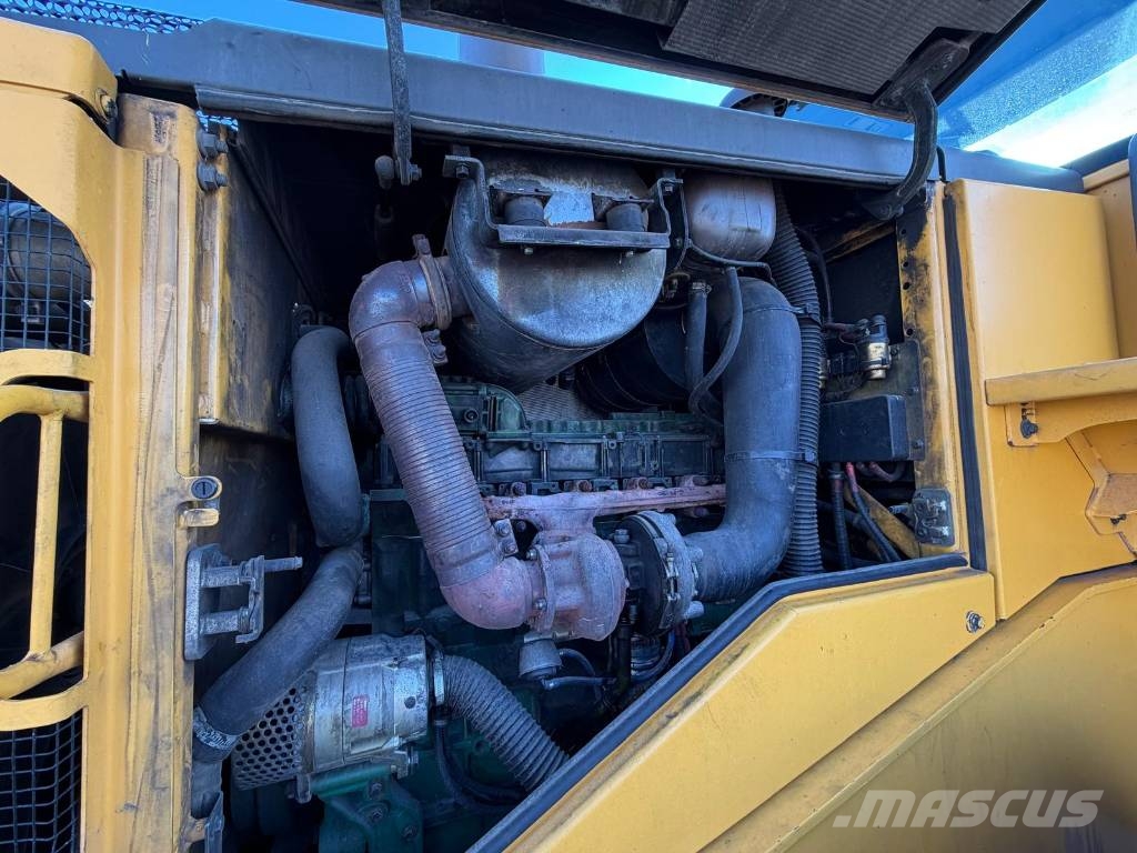 Volvo L110E لوادر بعجل