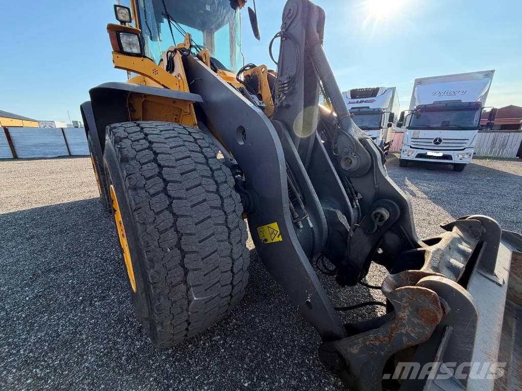 Volvo L110E لوادر بعجل