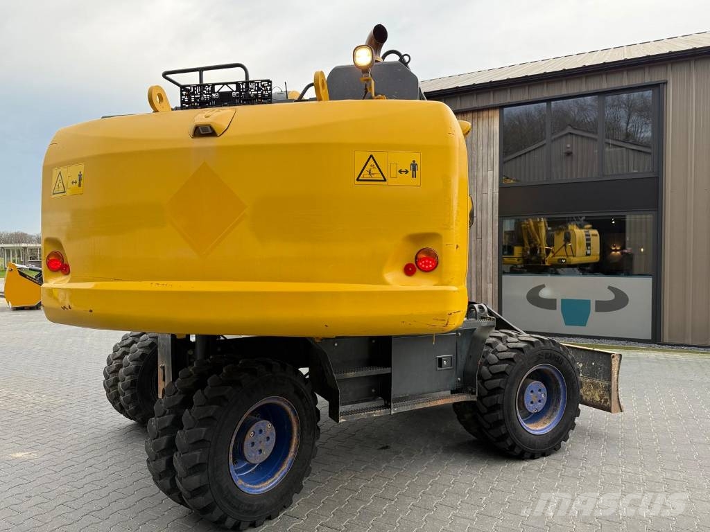 Komatsu PW 180-10 Gumikerekes kotrók