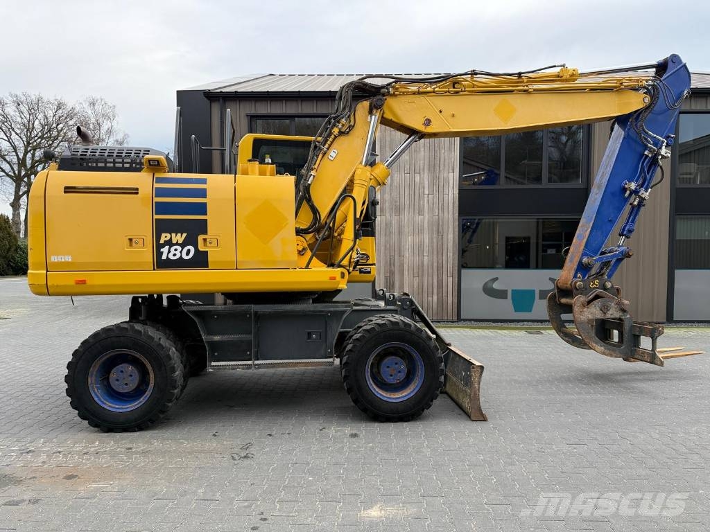 Komatsu PW 180-10 Gumikerekes kotrók