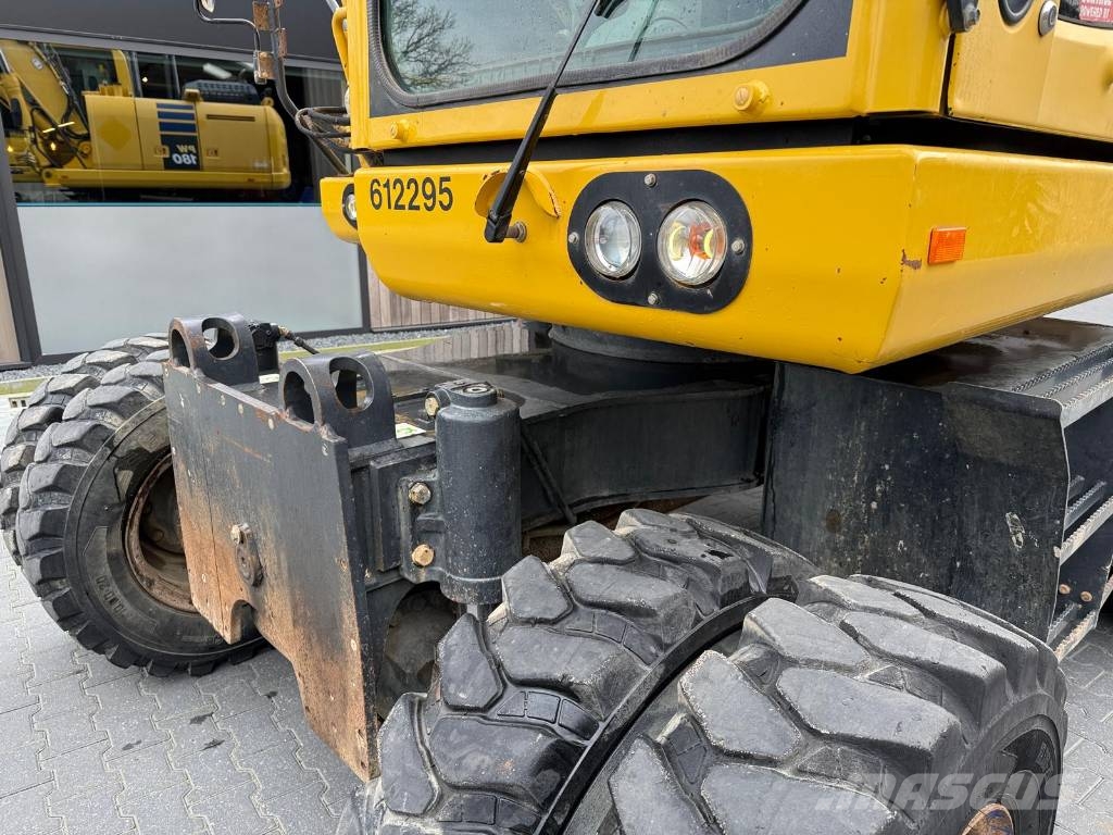 Komatsu PW 180-10 Gumikerekes kotrók