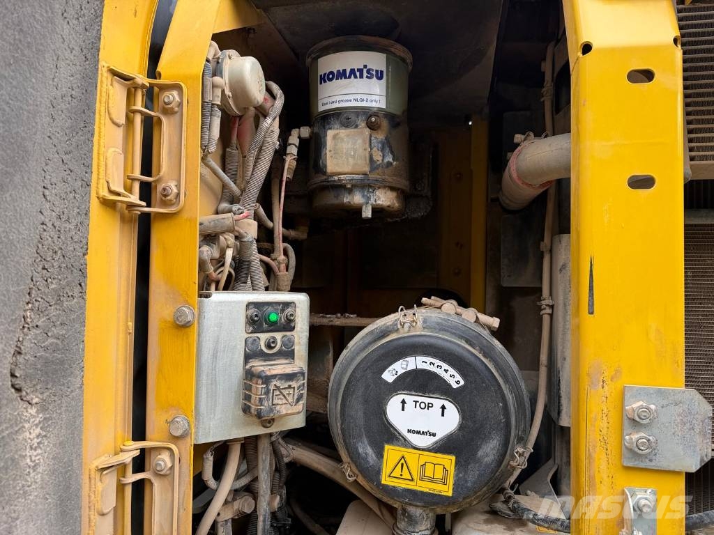 Komatsu PW 180-10 Gumikerekes kotrók