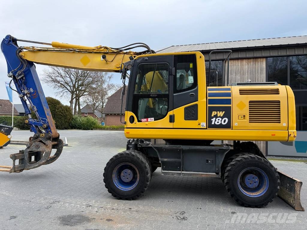 Komatsu PW 180-10 Gumikerekes kotrók