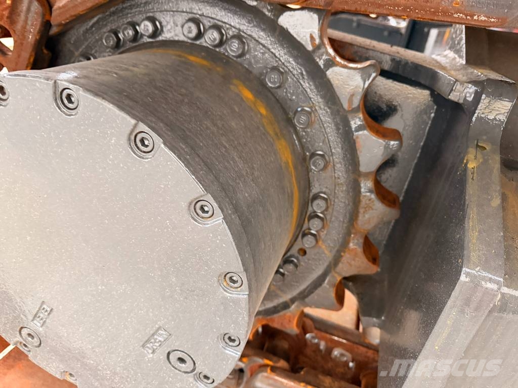 Develon DX 225 LC-7 Vähän ajettu Telakaivukoneet