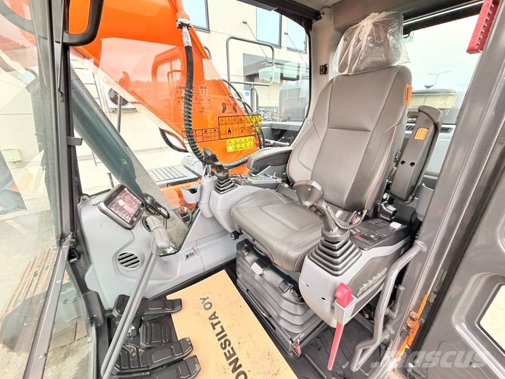 Develon DX 225 LC-7 Vähän ajettu Telakaivukoneet