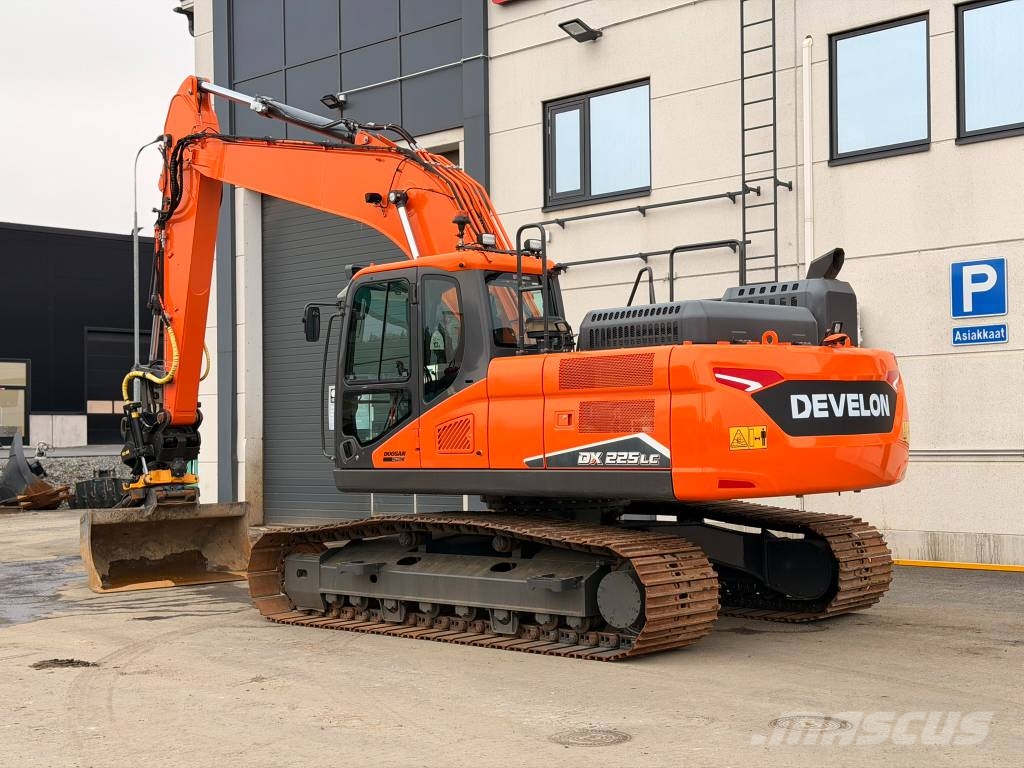 Develon DX 225 LC-7 Vähän ajettu Telakaivukoneet