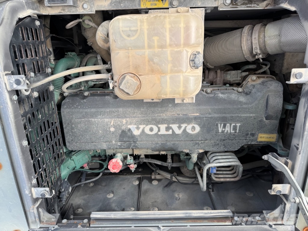 Volvo EC 480 E L Roomikekskavaatorid