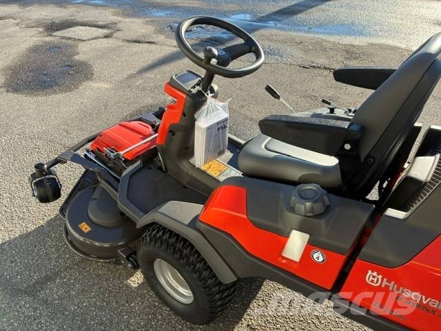 Husqvarna R 418 TsX AWD ( Demotillfälle ) Päältäajettavat ruohonleikkurit