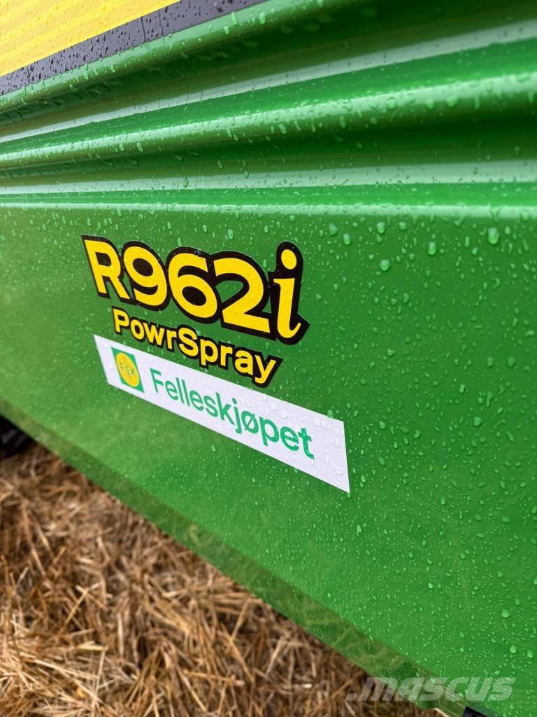 John Deere R 962 i Anhängespritzen