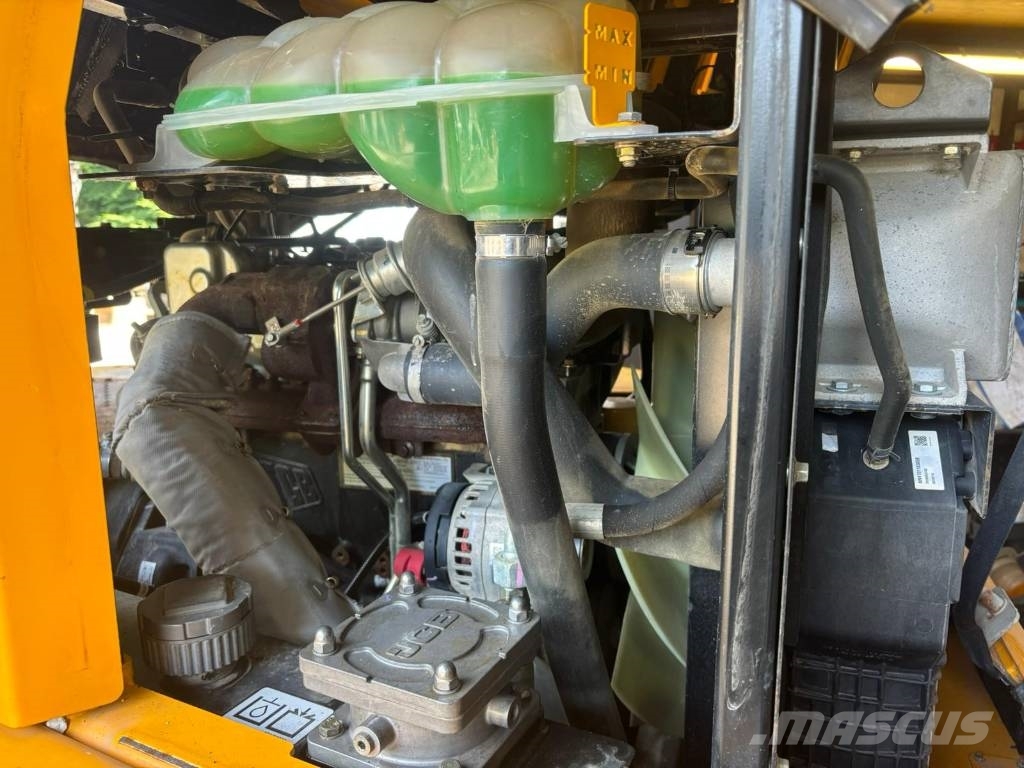 JCB Vibromax 6 ST Liigendraamiga pinnaseveokid
