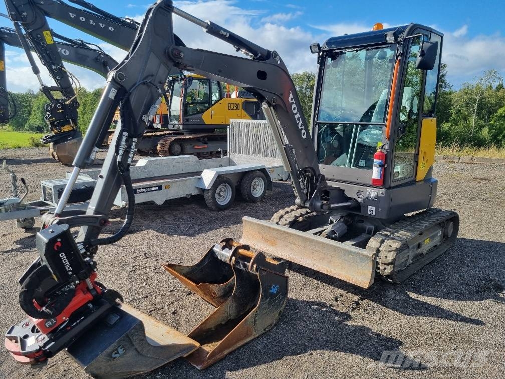 Volvo ECR25D i toppskick med kärra Minigraafmachines < 7t