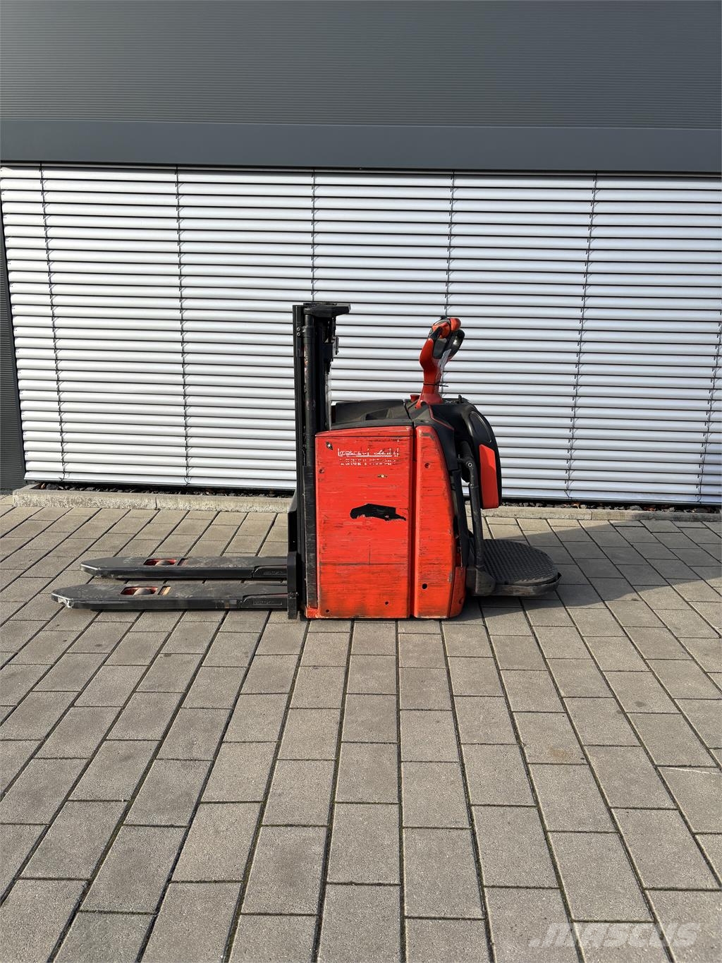Linde L16AP Stāvot vadāmie palešu krautņotāji