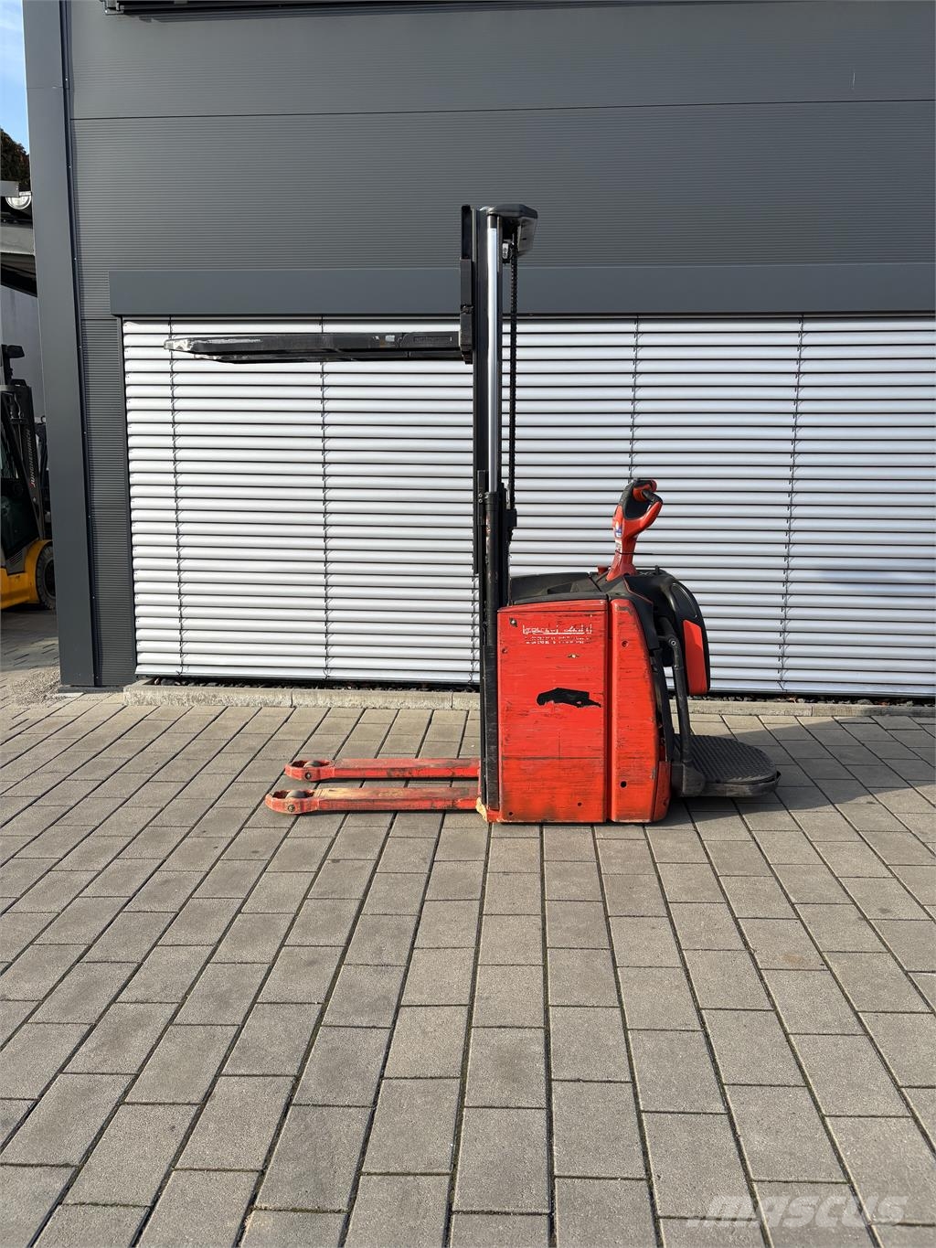 Linde L16AP Stāvot vadāmie palešu krautņotāji