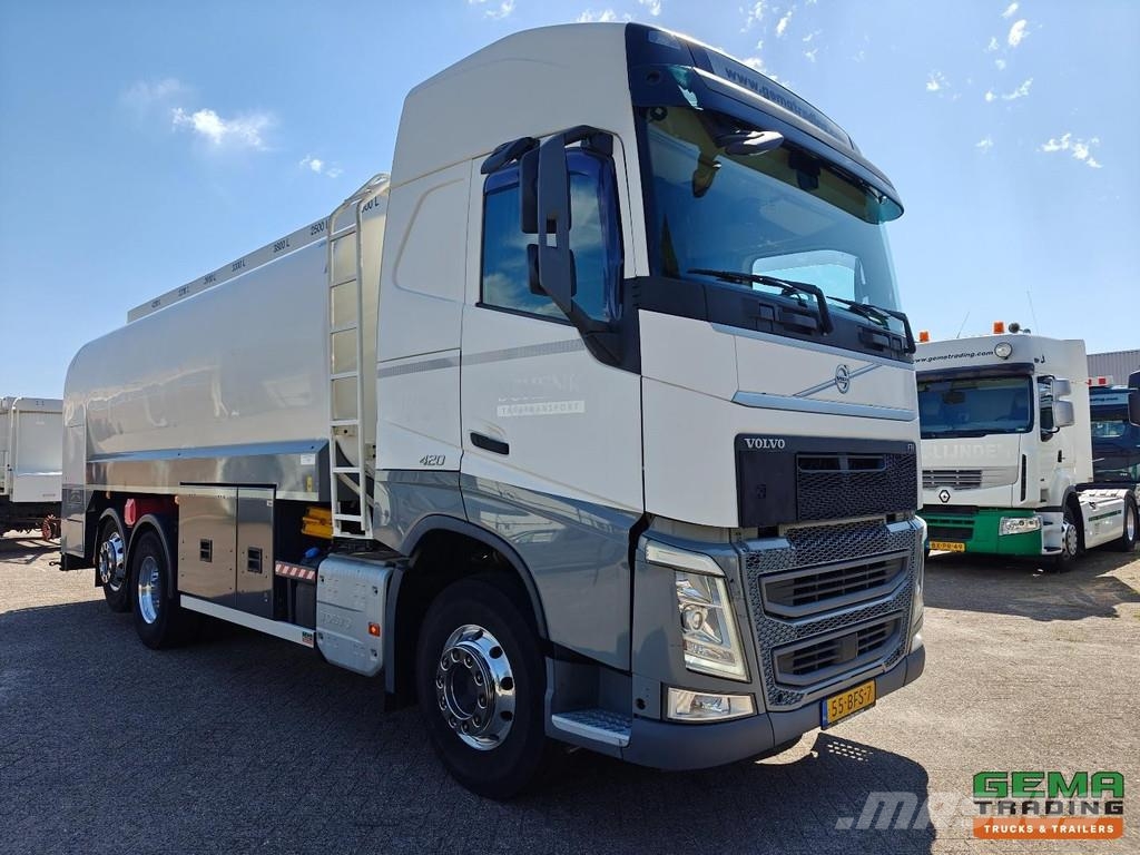 Volvo FH420 6x2/4 GlobeTrotter Euro6B - Tank 23,500L 7 C Camiones cisternas