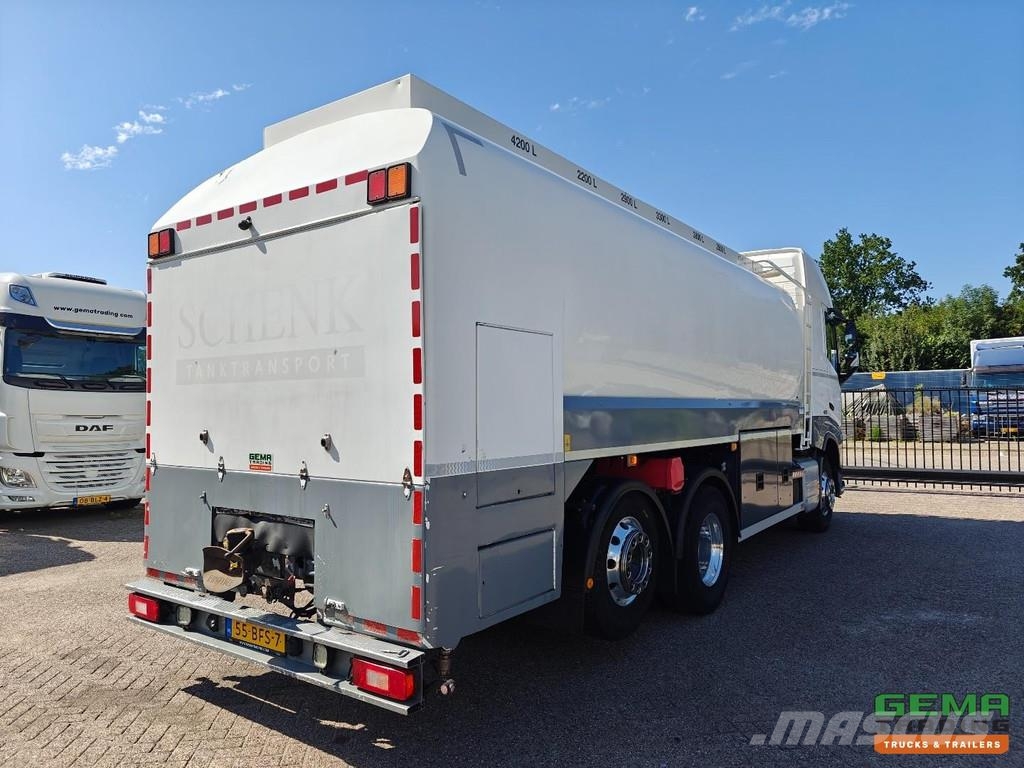 Volvo FH420 6x2/4 GlobeTrotter Euro6B - Tank 23,500L 7 C Camiones cisternas