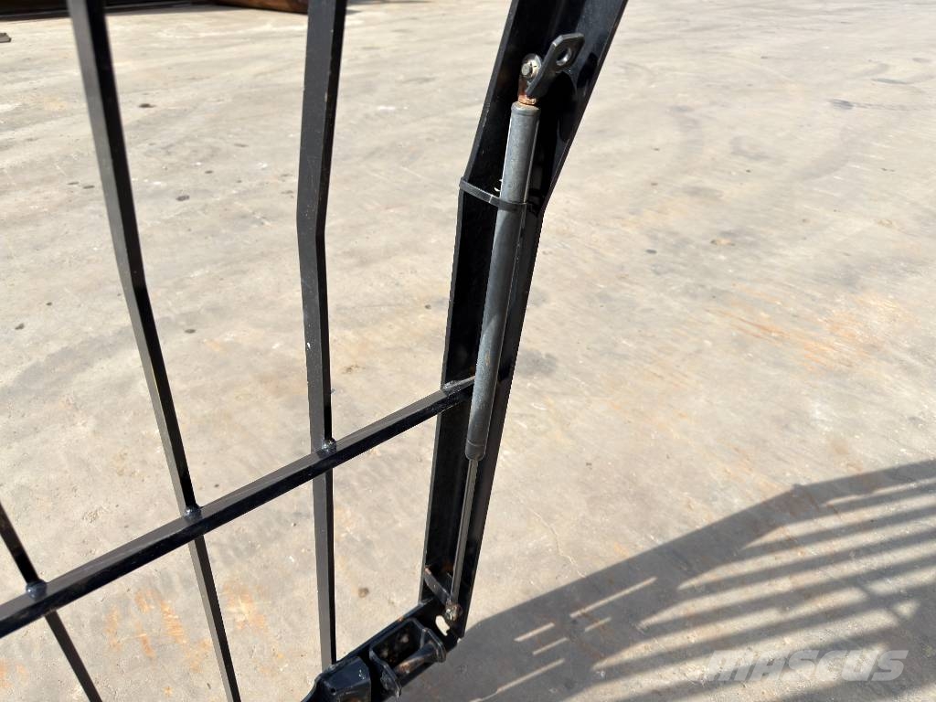 CAT 313 / 320GC / 323 / 325 / 330GC / 330 NG / 330 / 3 كابينة والداخلية
