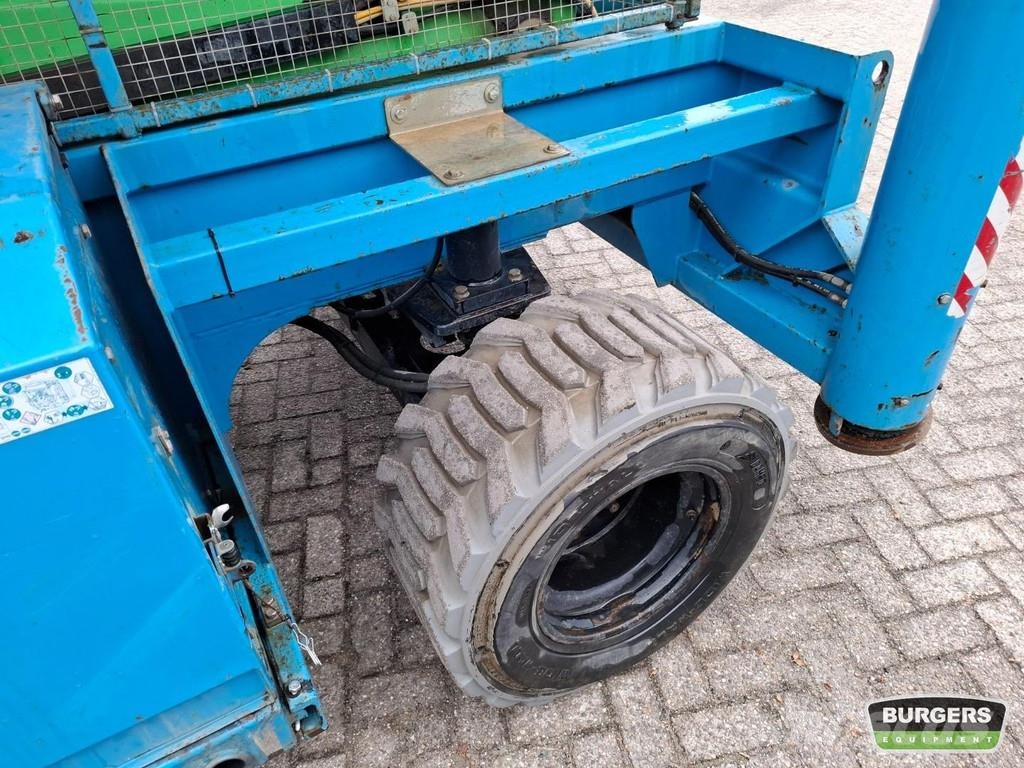 Holland Lift HL-220 D25 Scissor lifts