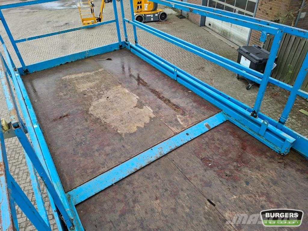 Holland Lift HL-220 D25 Scissor lifts