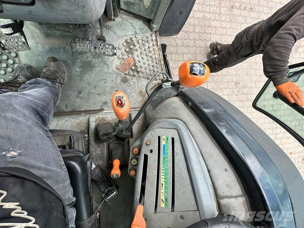 Deutz-Fahr Agroplus 320 Трактори