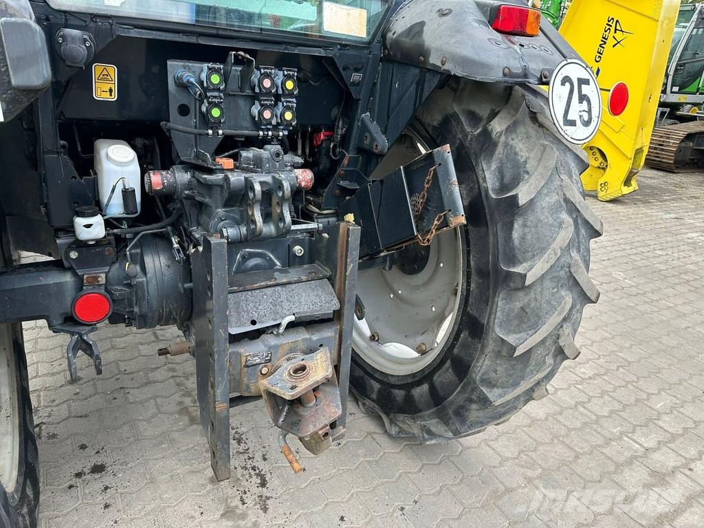 Deutz-Fahr Agroplus 320 Трактори
