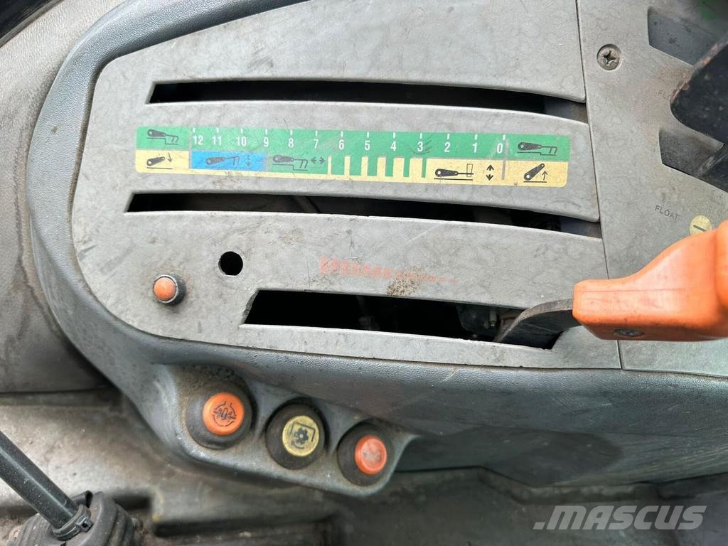 Deutz-Fahr Agroplus 320 Трактори