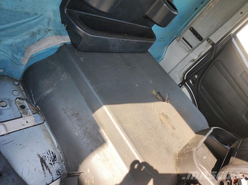 Iveco STRALIS TRAKKER EEV EURO 6 Cabinas e interior