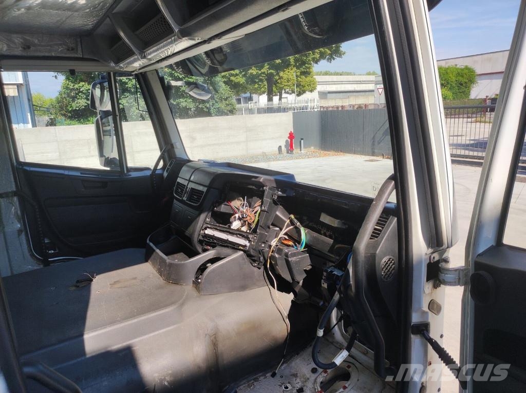 Iveco STRALIS TRAKKER EEV EURO 6 Cabinas e interior