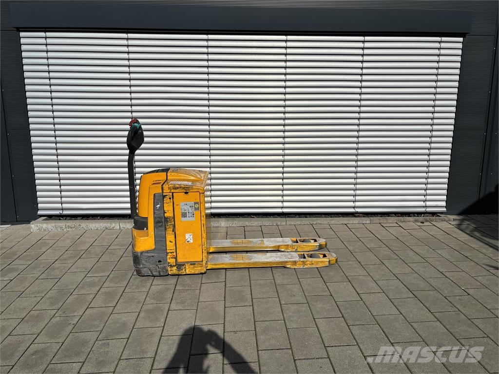 Jungheinrich EJE 120 Staplare-led