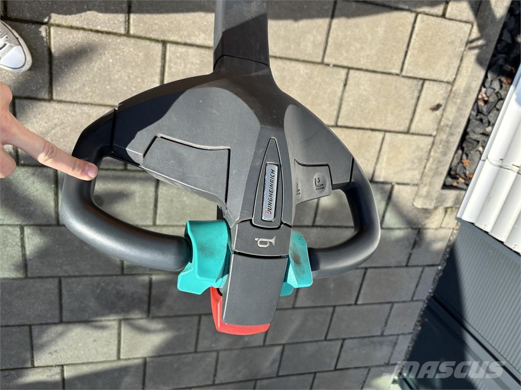 Jungheinrich EJE 120 Pedestrian stacker