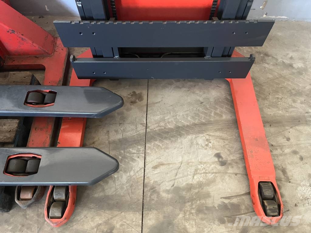 Linde L12/AS/379 WIDE/FORKS V-1051 핸드 파레트 스태커