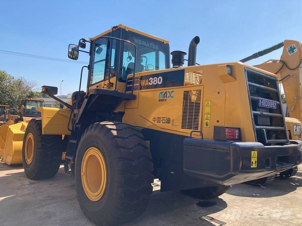 Komatsu WA380 Фронтальні навантажувачі