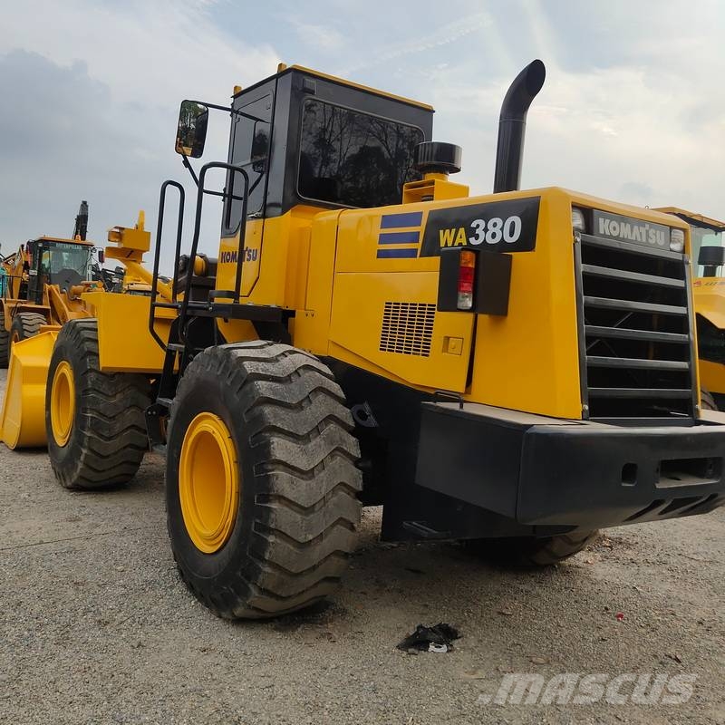 Komatsu WA380 Фронтальні навантажувачі