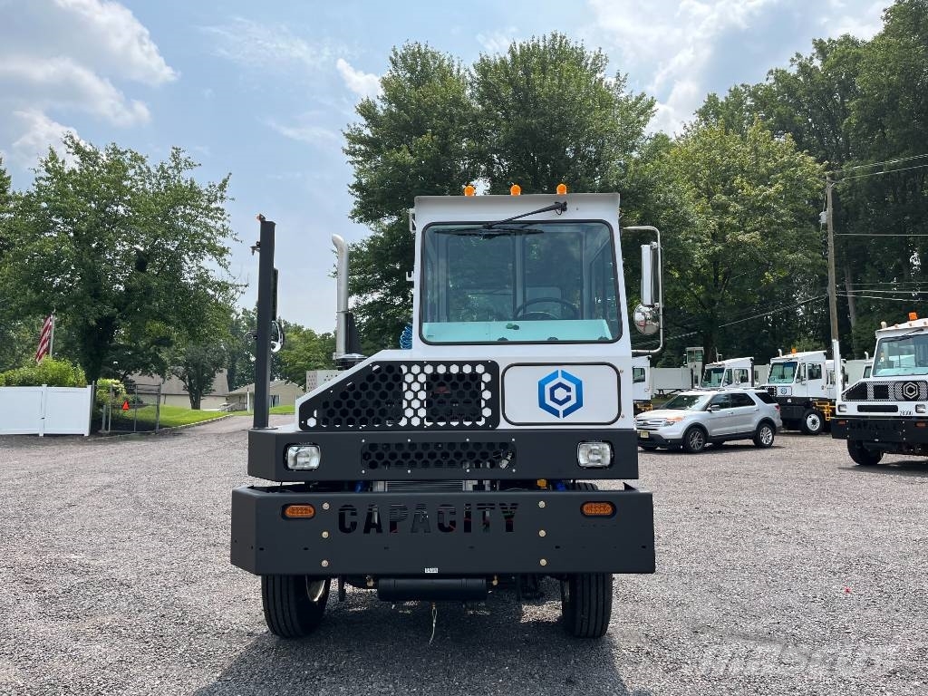 Capacity TJ5000 DOT Terminal tractors