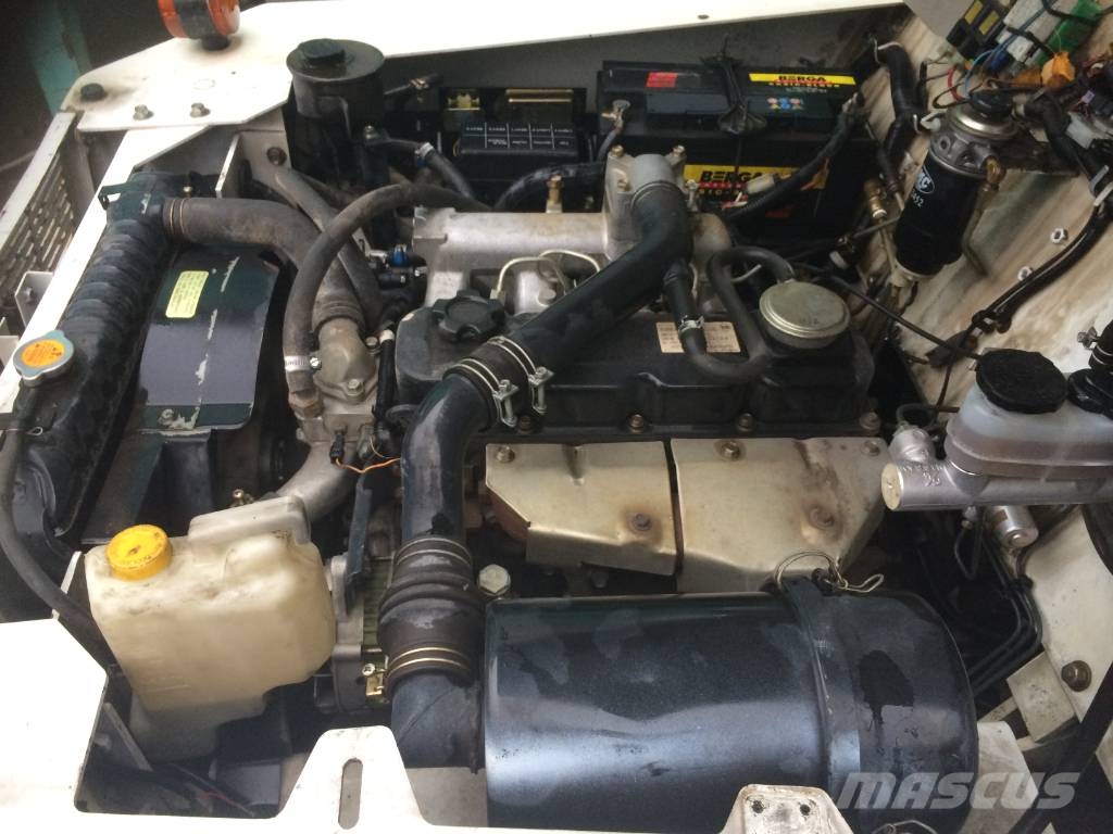 Nissan TD2500 V-2579  EO Flughafenausrüstung