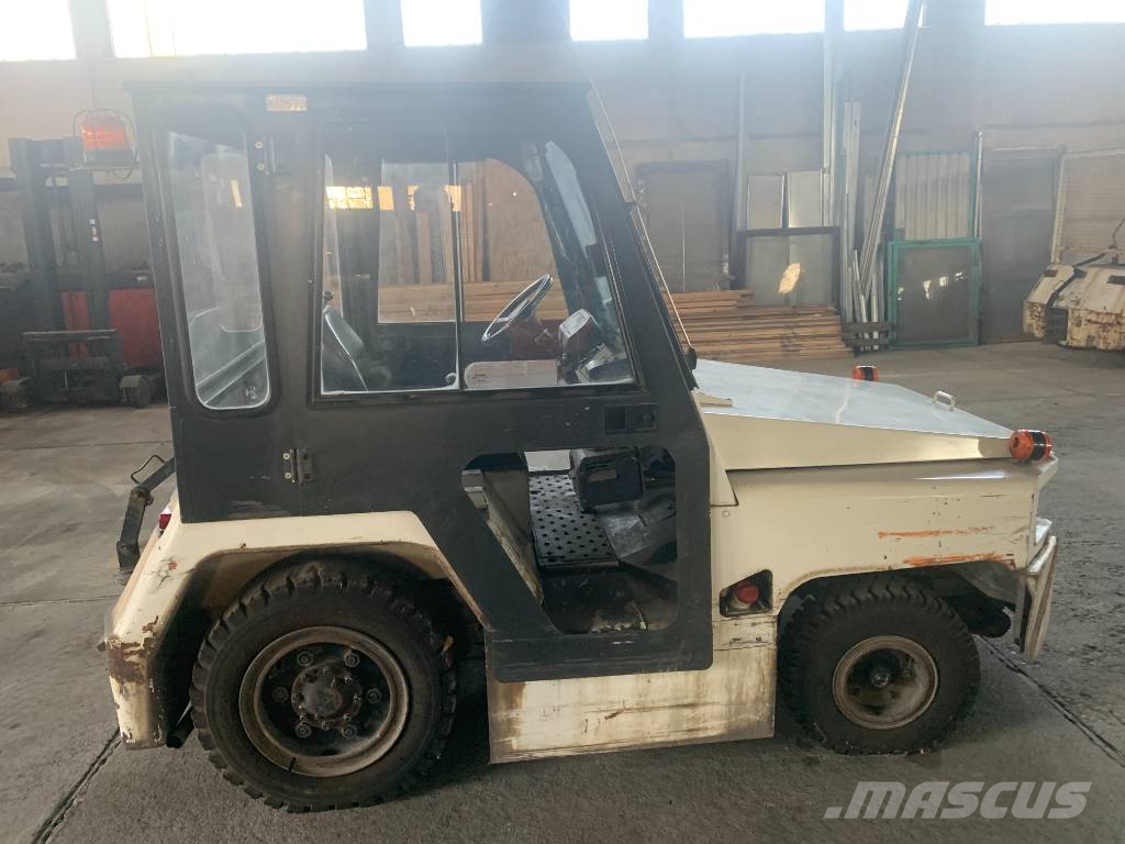 Nissan TD2500 V-2579  EO Flughafenausrüstung