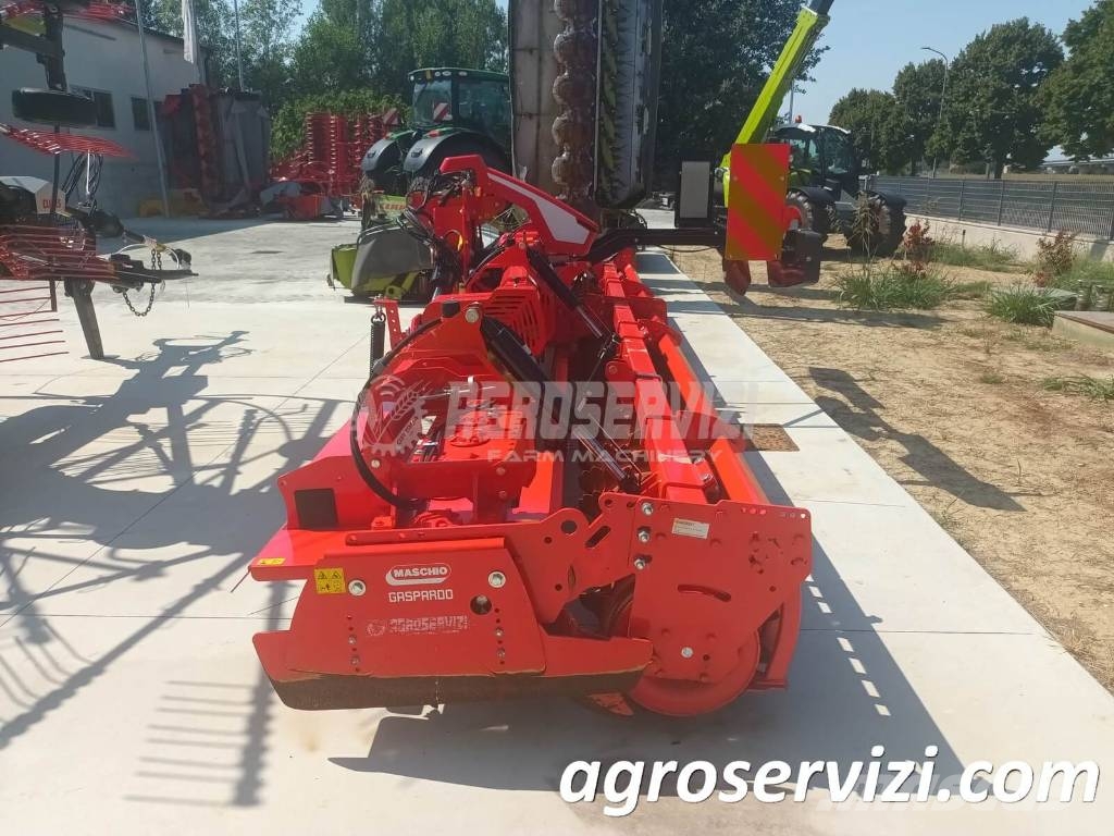 Maschio TORO Kardánhajtású ekék és Forgó-boronák