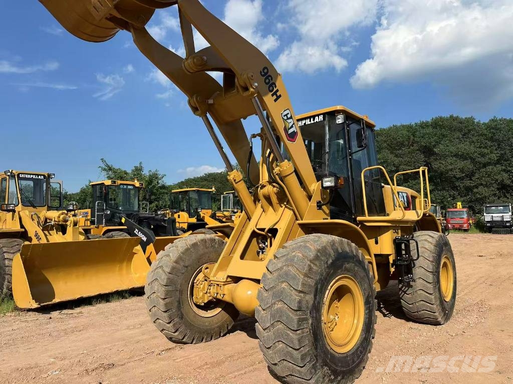 CAT 966H Gumikerekes homlokrakodók