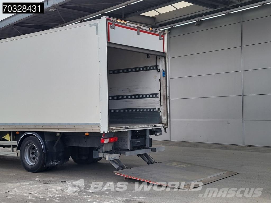 Renault D 320 D 4X2 18tonner 2000kg Ladebordwand Automatic Camiones con caja de remolque